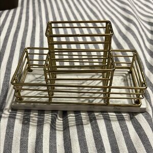 Elegant Gold Wire Marble Organizer